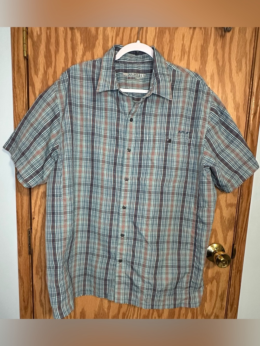 Men’s Size XL Ariat Tek Heat Series Short Sleeve Button Down Shirt